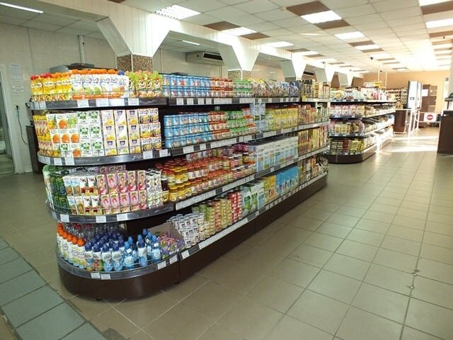 Островной стеллаж с полукруглыми торцами